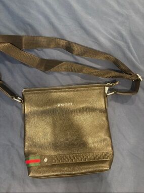 Gucci Black Pebbled Leather Messenger Bag with Green-Red Web